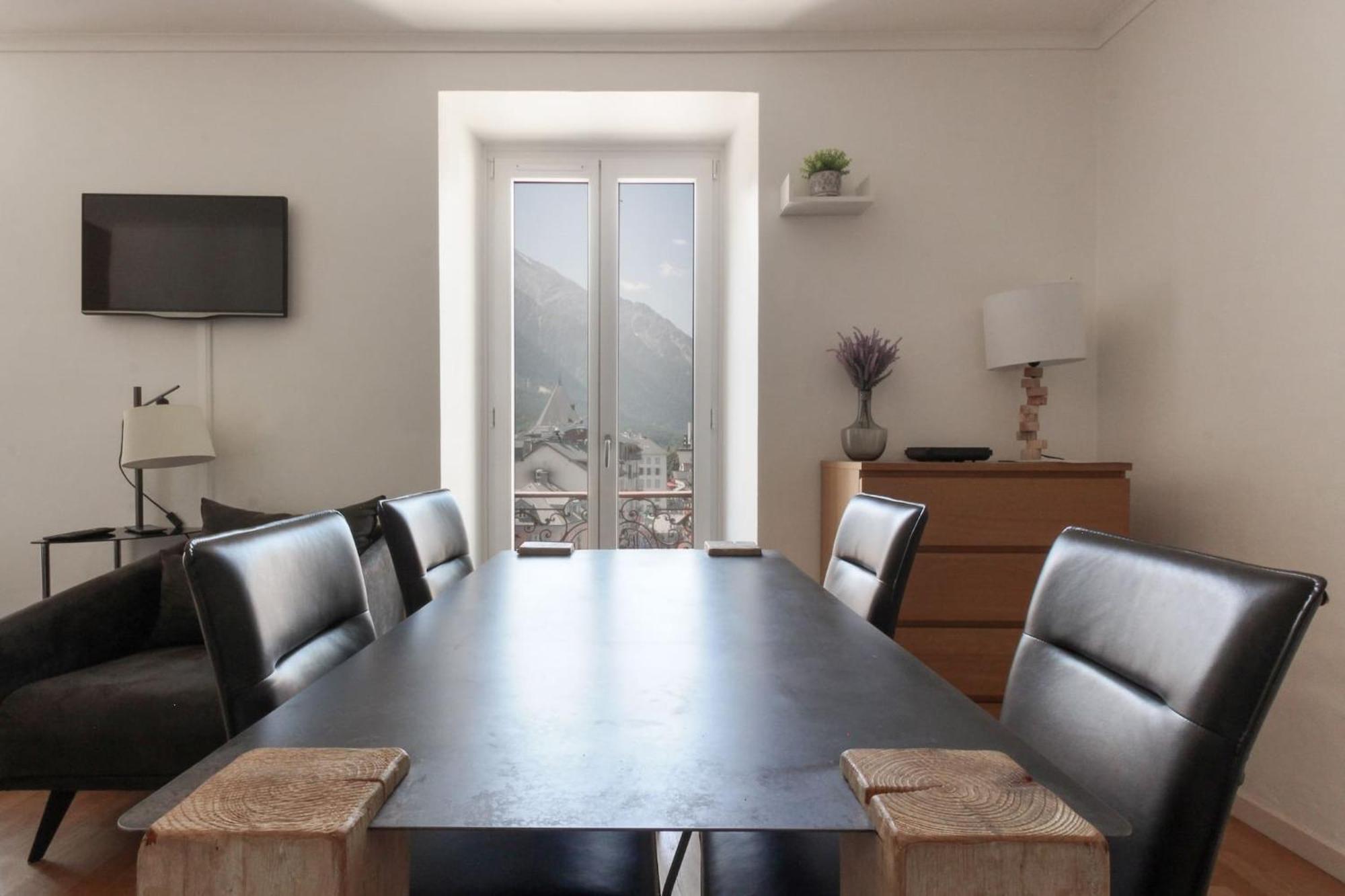 Nook 42 - The Loft - Central 2Br W/ Balcony Views Chamonix Buitenkant foto