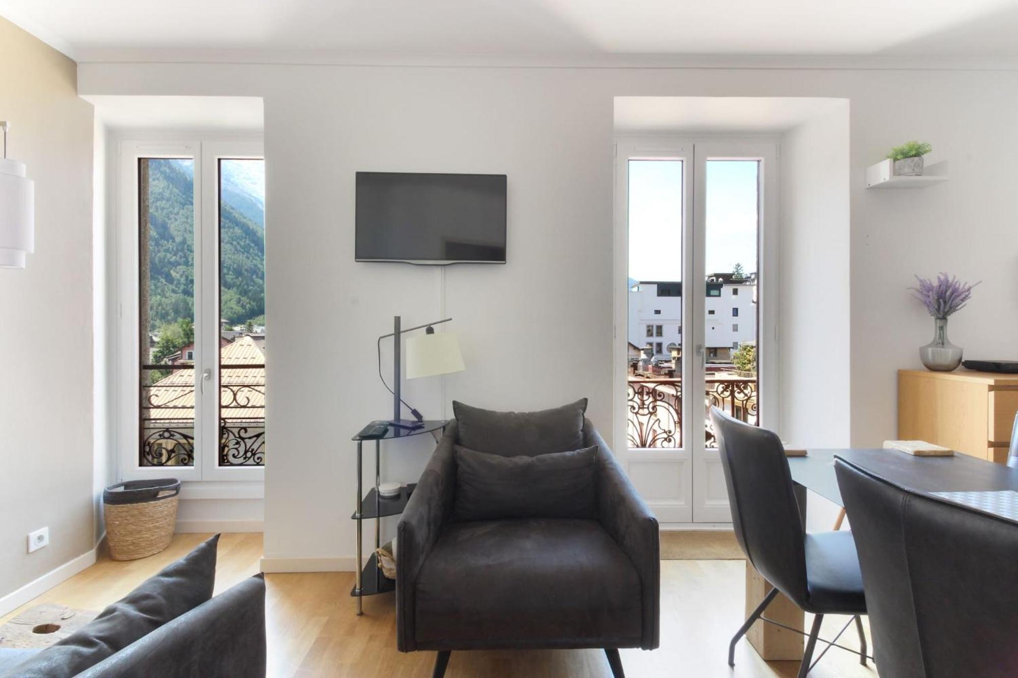 Nook 42 - The Loft - Central 2Br W/ Balcony Views Chamonix Buitenkant foto